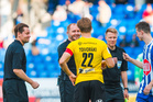 Mikko Alakare (vas.) ja Jan-Peter Aravirta (2. oik.) Veikkausliigan ottelussa HJK-KuPS 29.8.2021. Kuva: Olli Jantunen